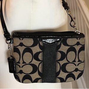 COACH Vintage Patent Leather Canvas Jacquard Signature C Wristlet Clutch Bag